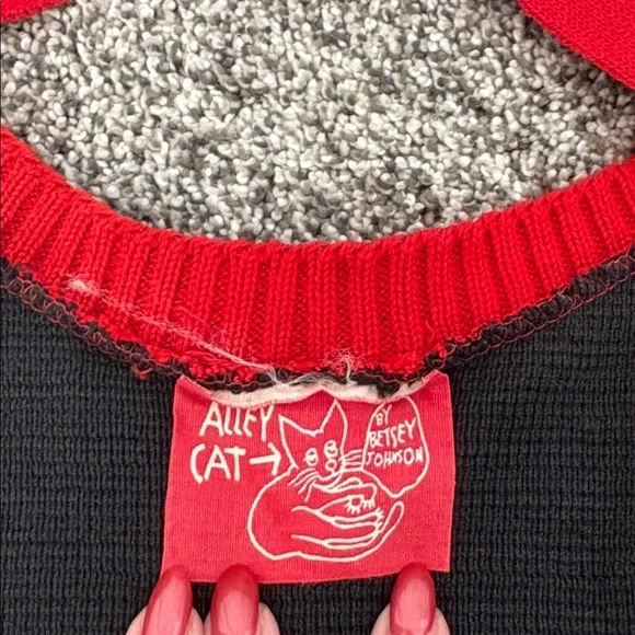 1970s Betsey Johnson Alley Cat Knit Two Piece Halter Set in Happy People Print - Picture 7 of 11